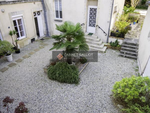 APPARTEMENT RARE À LA VENTE HYPER CENTRE DE BAYEUX AVEC UNE VUE SUR LA CATHÉDRALE VENDU