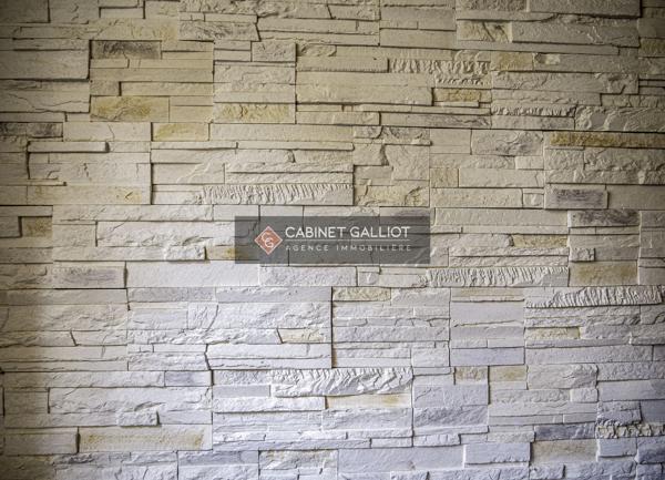 APPARTEMENT RARE À LA VENTE HYPER CENTRE DE BAYEUX AVEC UNE VUE SUR LA CATHÉDRALE VENDU