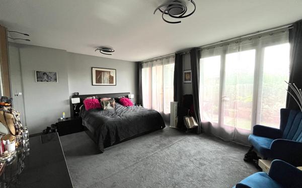 Appartement à vendre    5 pièces • 146,44 m2 Gagny