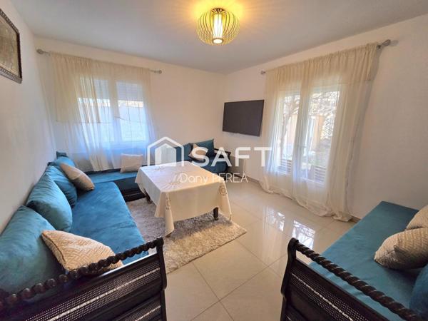 Ensemble immobilier de cinq habitations.