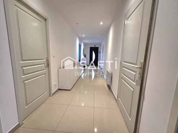 Ensemble immobilier de cinq habitations.