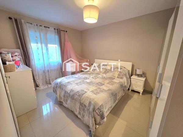 Ensemble immobilier de cinq habitations.