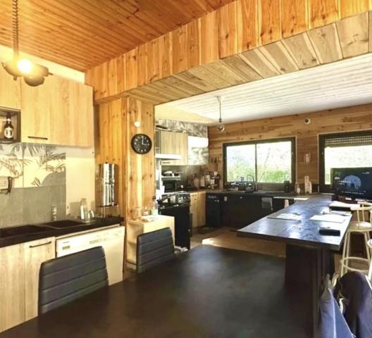 Appartement à vendre |                                       Lacanau |                                        6 pièces  |  125 m²