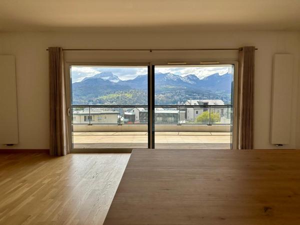 Appartement d'exception 107 m² · Vue Belledonne & Granier · Piscine privative