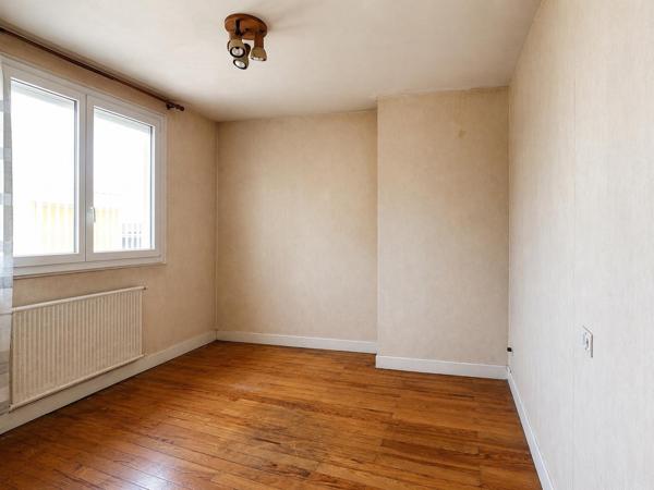 AGEN - Maison à fort potentiel avec garage et terrain de 180 m2