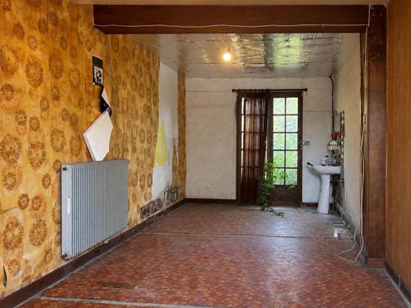AGEN - Maison à fort potentiel avec garage et terrain de 180 m2