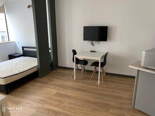 STUDIO MEUBLE 8 BIS RUE DE LODI - STUDIO MEUBLE 8 ...