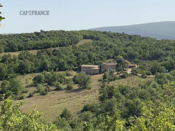 Propriété Gîtes et chambres d'hôtes 20 ha - 550 m2 à Banon