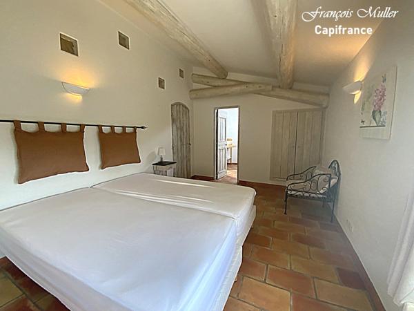 Propriété Gîtes et chambres d'hôtes 20 ha - 550 m2 à Banon