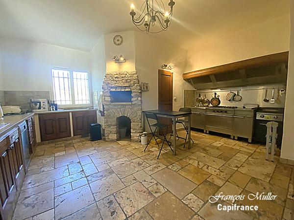 Propriété Gîtes et chambres d'hôtes 20 ha - 550 m2 à Banon