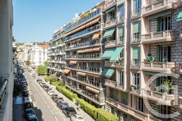 Appartement F3 à vendre  3 pièces - 69,60 m 2   NICE  - 06