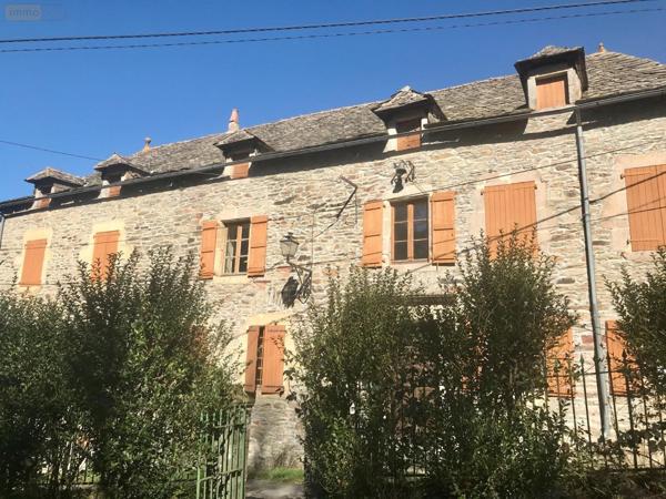 Maison de maître à vendre à Salles-Curan dans l'Aveyron (12410), ref :