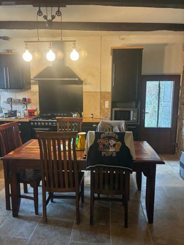 Maison de maître à vendre à Salles-Curan dans l'Aveyron (12410), ref :