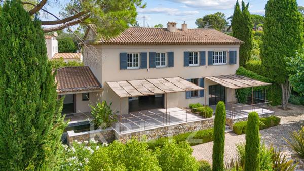 Villa au cœur de saint Basile à Mougins avec Piscine de Bali