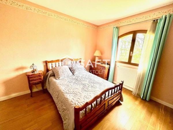 SAINT-LYS - Villa de 195 m2 sur terrain de 948 m2, idéalement située !