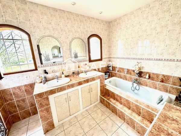 SAINT-LYS - Villa de 195 m2 sur terrain de 948 m2, idéalement située !