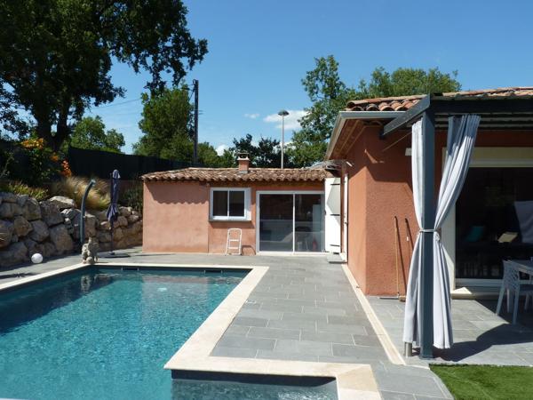 SUPERBE VILLA DE 7 PIECES AVEC PISCINE ET BASSIN