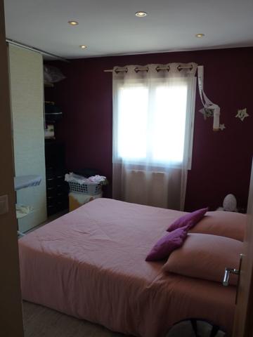SUPERBE VILLA DE 7 PIECES AVEC PISCINE ET BASSIN