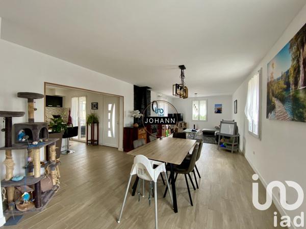 Maison 7 pièces de 175 m² à Valréas (84600)