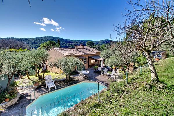 EXCLUSIVITE MAISON A VENDRE FIGANIERES - 88m² environ + CHALET de 16m² sur un terrain de 4495m² avec piscine