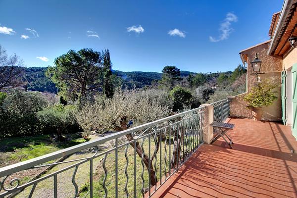 EXCLUSIVITE MAISON A VENDRE FIGANIERES - 88m² environ + CHALET de 16m² sur un terrain de 4495m² avec piscine