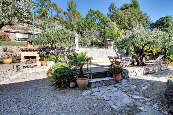 EXCLUSIVITE MAISON A VENDRE FIGANIERES - 88m² environ + CHALET de 16m² sur un terrain de 4495m² avec piscine