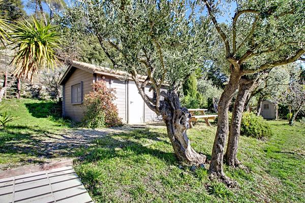 EXCLUSIVITE MAISON A VENDRE FIGANIERES - 88m² environ + CHALET de 16m² sur un terrain de 4495m² avec piscine