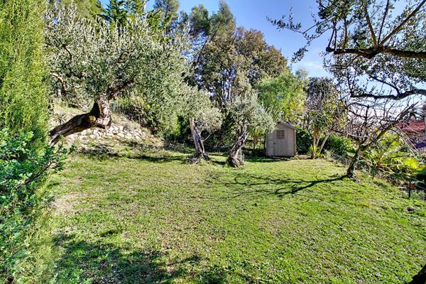 EXCLUSIVITE MAISON A VENDRE FIGANIERES - 88m² environ + CHALET de 16m² sur un terrain de 4495m² avec piscine