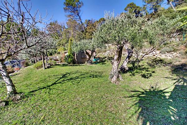 EXCLUSIVITE MAISON A VENDRE FIGANIERES - 88m² environ + CHALET de 16m² sur un terrain de 4495m² avec piscine