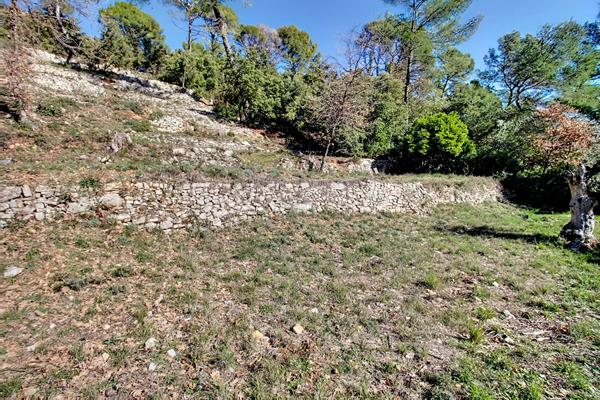 EXCLUSIVITE MAISON A VENDRE FIGANIERES - 88m² environ + CHALET de 16m² sur un terrain de 4495m² avec piscine