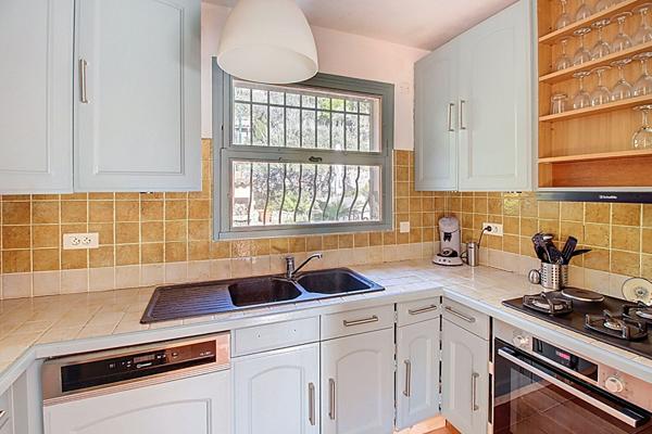 EXCLUSIVITE MAISON A VENDRE FIGANIERES - 88m² environ + CHALET de 16m² sur un terrain de 4495m² avec piscine