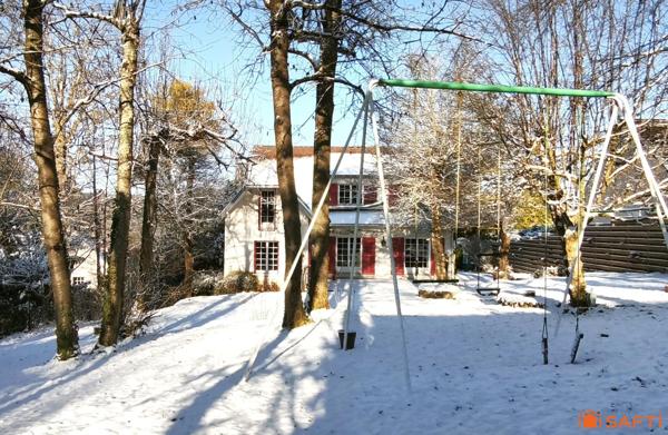 Une maison à part - à l'écart des regards