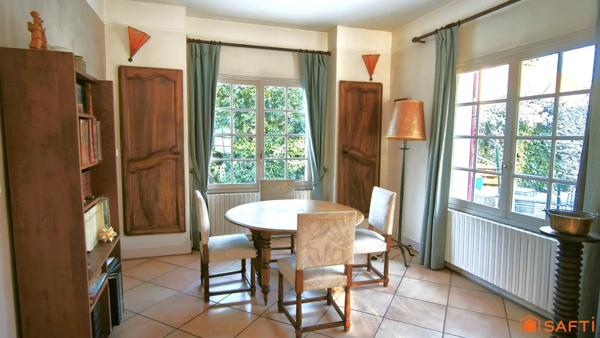 Une maison à part - à l'écart des regards