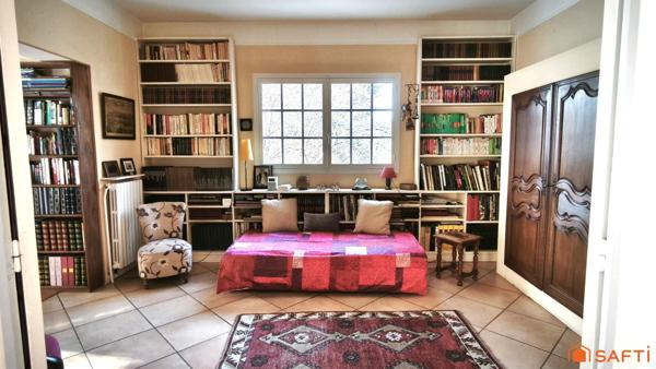 Une maison à part - à l'écart des regards