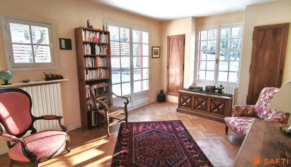 Une maison à part - à l'écart des regards