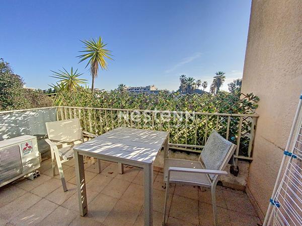 Golfe-Juan - Studio avec coin nuit et terrasse - Piscine - Sud - Secteur Mignonette