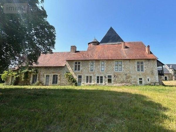 Propriete à vendre à Baugé-en-Anjou dans le Maine-et-Loire (49150), ref : LB/2534   
centre