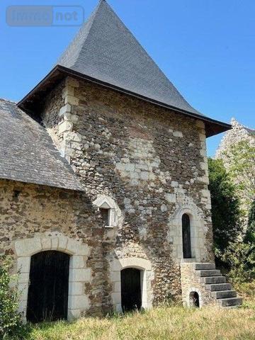 Propriete à vendre à Baugé-en-Anjou dans le Maine-et-Loire (49150), ref : LB/2534   
centre