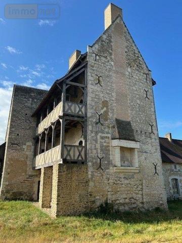 Propriete à vendre à Baugé-en-Anjou dans le Maine-et-Loire (49150), ref : LB/2534   
centre