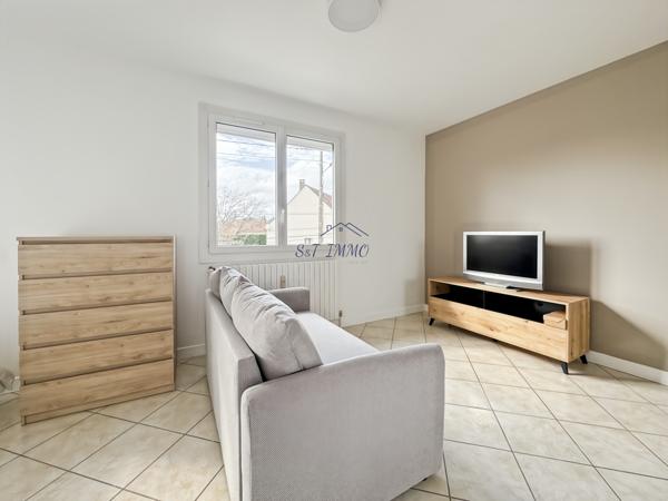 Marolles-en-Hurepoix (91630) Studio meublé avec coin nuit