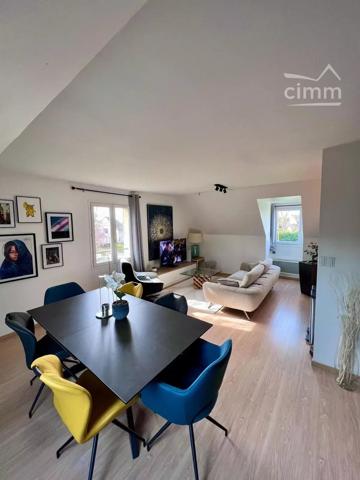 Grand appartement F2 de 74M² à quelques pas du centre-ville et seulement 10 minutes de la gare de Chantilly.