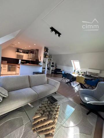 Grand appartement F2 de 74M² à quelques pas du centre-ville et seulement 10 minutes de la gare de Chantilly.