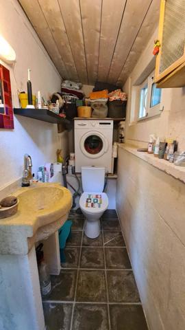 Mazet plein de charme, autonome en énergie, à 5 minutes du centre-ville