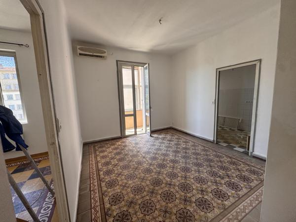 Avignon (84000) À louer – Superbe T3 de caractère aux portes du centre-ville d’Avignon