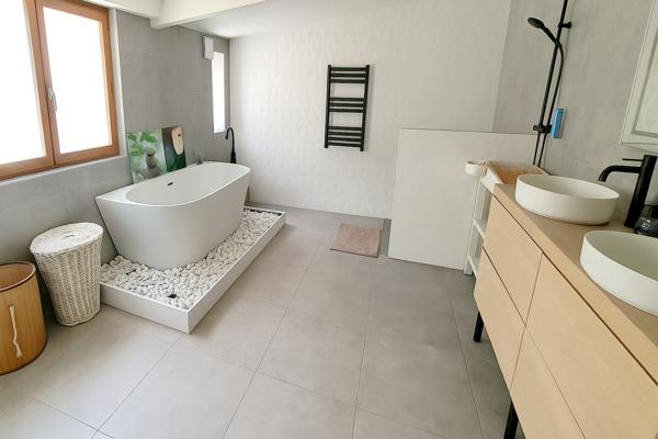 Pavillon 6 pièces -155 m² - 4 chambres