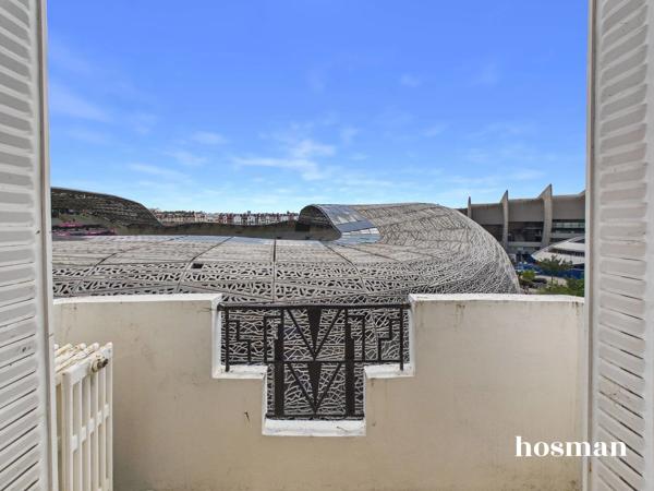 Coup de coeur - 3 pièces de 61,5m² - dernier étage avec ascenseur + balcon - en excellent état - à deux pas de l'hôtel Molitor et de Roland Garros.
