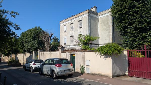 Chennevières-sur-Marne (94430) Maison de 310 m2 à Chennevières sur Marne
