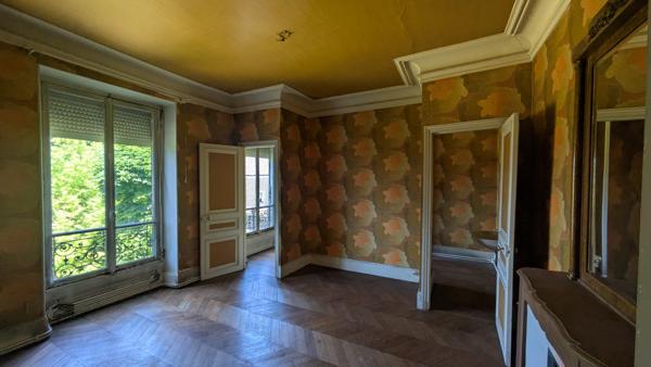 Chennevières-sur-Marne (94430) Maison de 310 m2 à Chennevières sur Marne