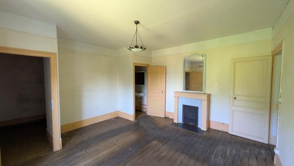 Chennevières-sur-Marne (94430) Maison de 310 m2 à Chennevières sur Marne