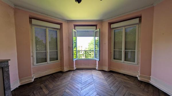 Chennevières-sur-Marne (94430) Maison de 310 m2 à Chennevières sur Marne